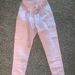 xs oversized light pink cargo pants
